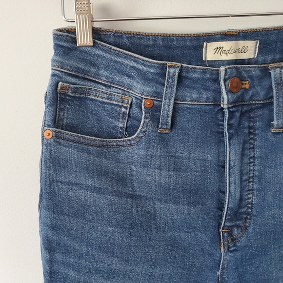 Madewell Curvy High-Rise Skinny Jeans in Moreaux Wash - Picture 3 of 9